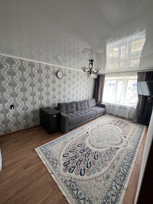 Продам квартиру 2-х комнатную. 50 лет Октября 17
