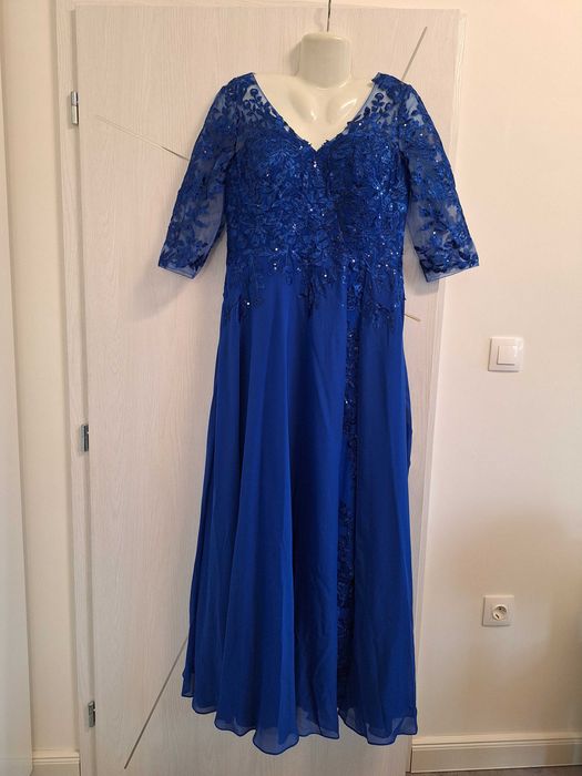 Нова официална рокля