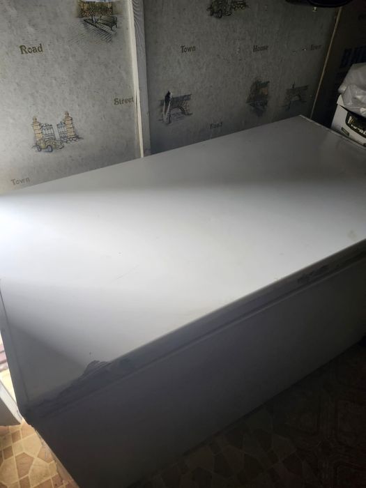 Продам морозильную камеру