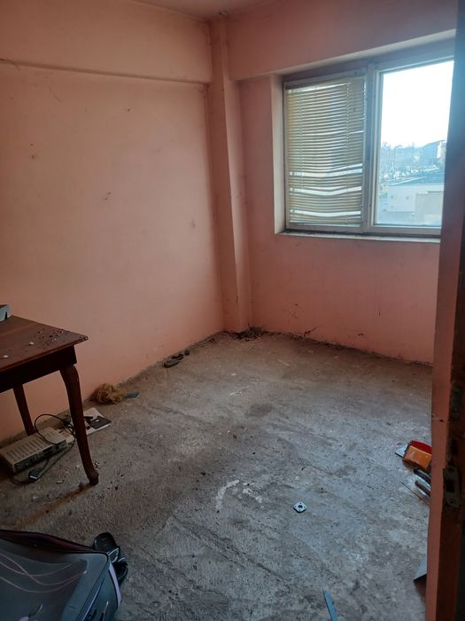 Vând Apartament 3 camere
