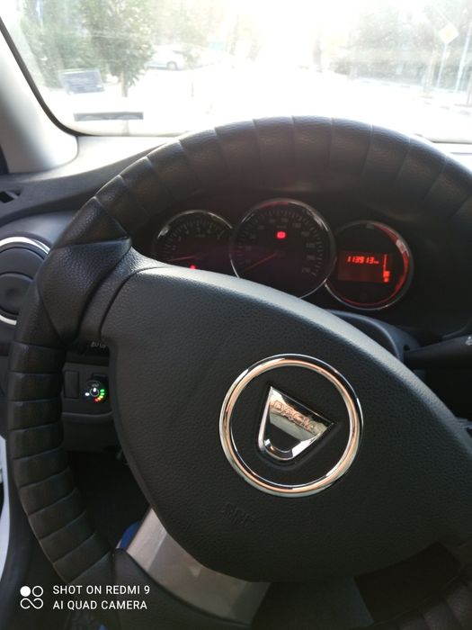 Продавам Dacia logan MCV