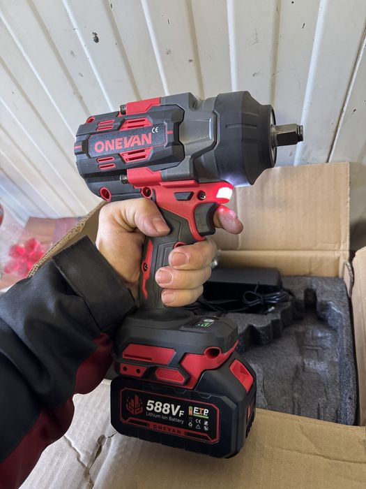 Нов безчетков ударен гайковерт ONEVAN 1/2 2800nm  две батерии зарядно