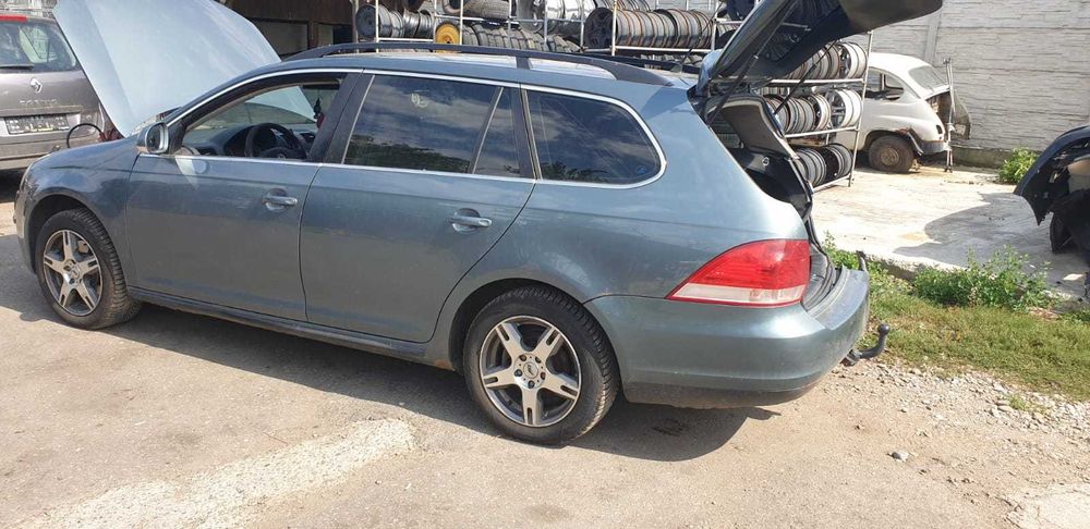 Dezmembrez Volkswagen Golf 5 Combi 1.9 TDi cod motor BLS