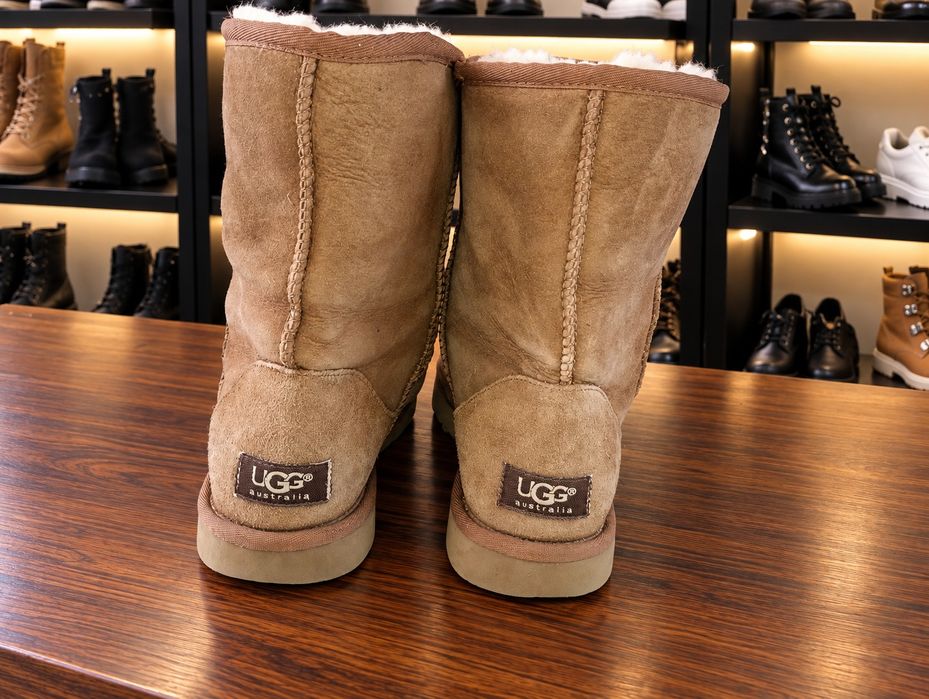UGG кожени ботуши N 38