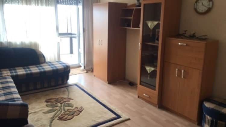 Дава се под наем Тристаен апартамент в Казанлък - 67 кв.м за 169.32 € - Снимка #1