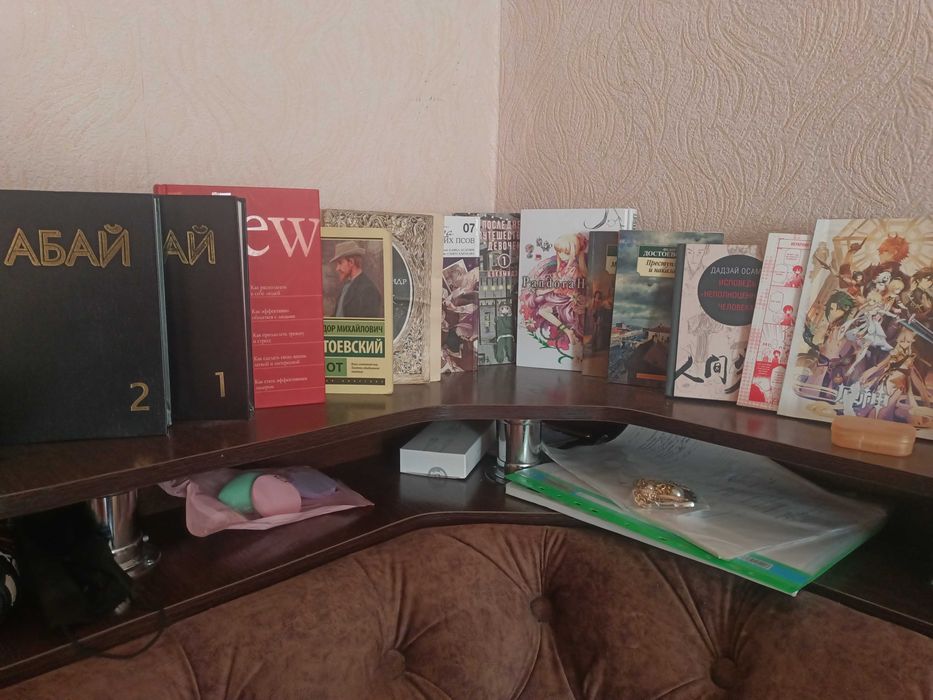 книги и манги, все новые, но б/у