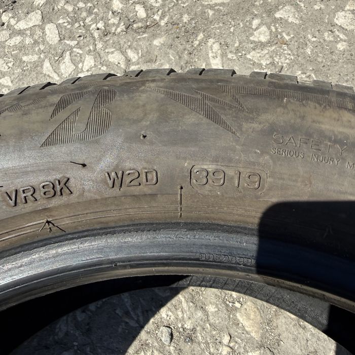 2 броя зимни гуми Bridgestone 205/55 R16 Dot 3919 ном 728