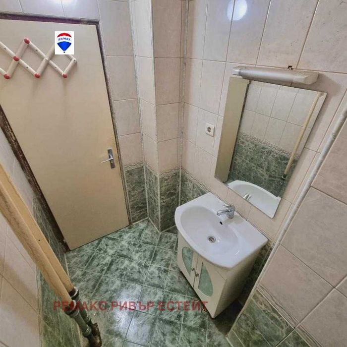 Продава се Тристаен апартамент в Русе, Здравец Север 2 - 80 кв.м за 1094 €/кв.м - Снимка #12