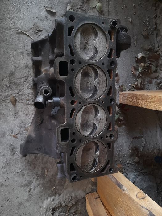 блок ваз вместе поршнями