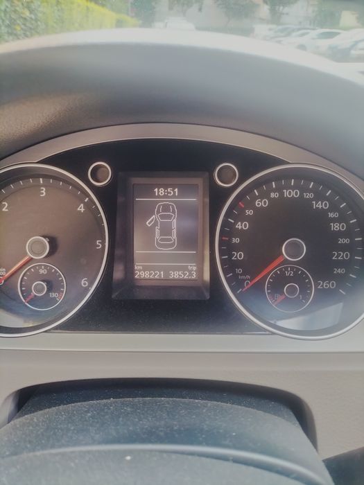 De vânzare Volkswagen Passat B6 -2.0TDI