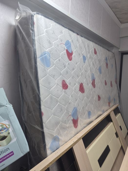 Продам Матрас 200×200×20