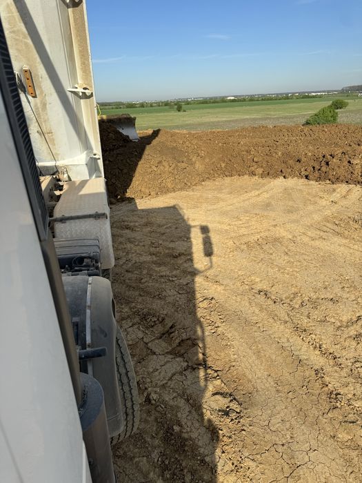 buldoexcavator - basculante 8x4 de inchiriat