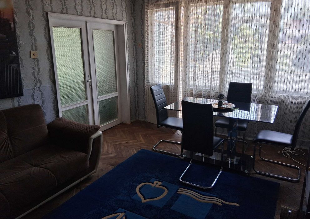 Дава се под наем Двустаен апартамент в Търговище, Център - 75 кв.м за 244.8 € - Снимка #3