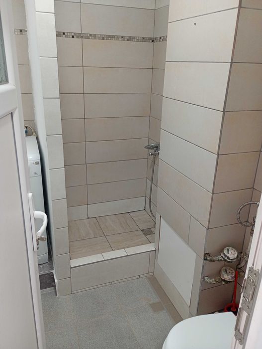 Inchiriez garsoniera cf 1 Confectii 210 euro