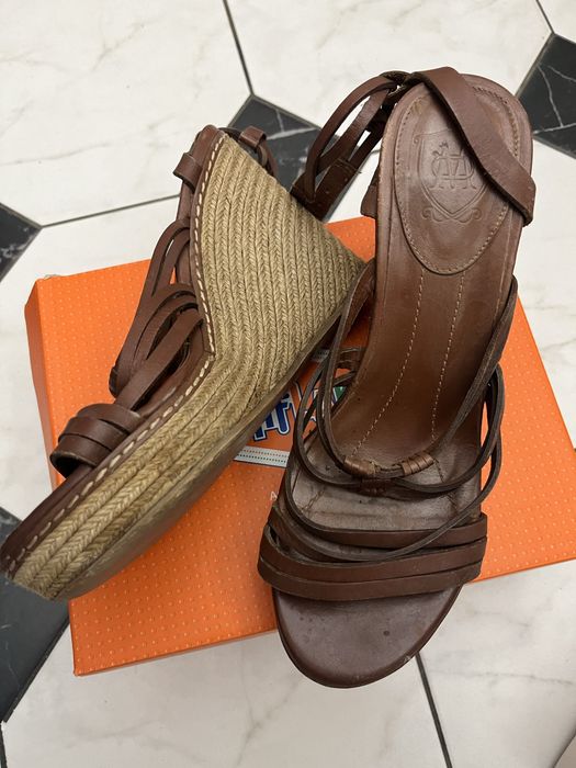 Продам женскую обувь