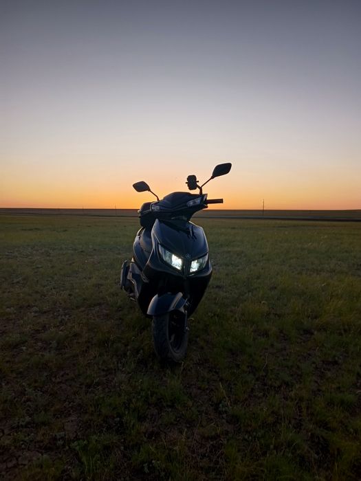 Продам скутер м8 (150сс) на учёте
