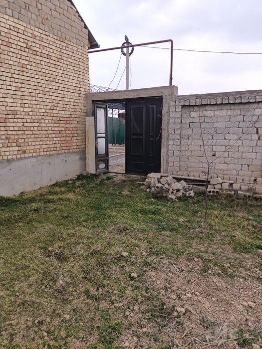 Курилиши битмаган уй