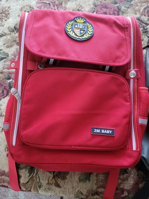 Рюкзак красный в отличном состоянии