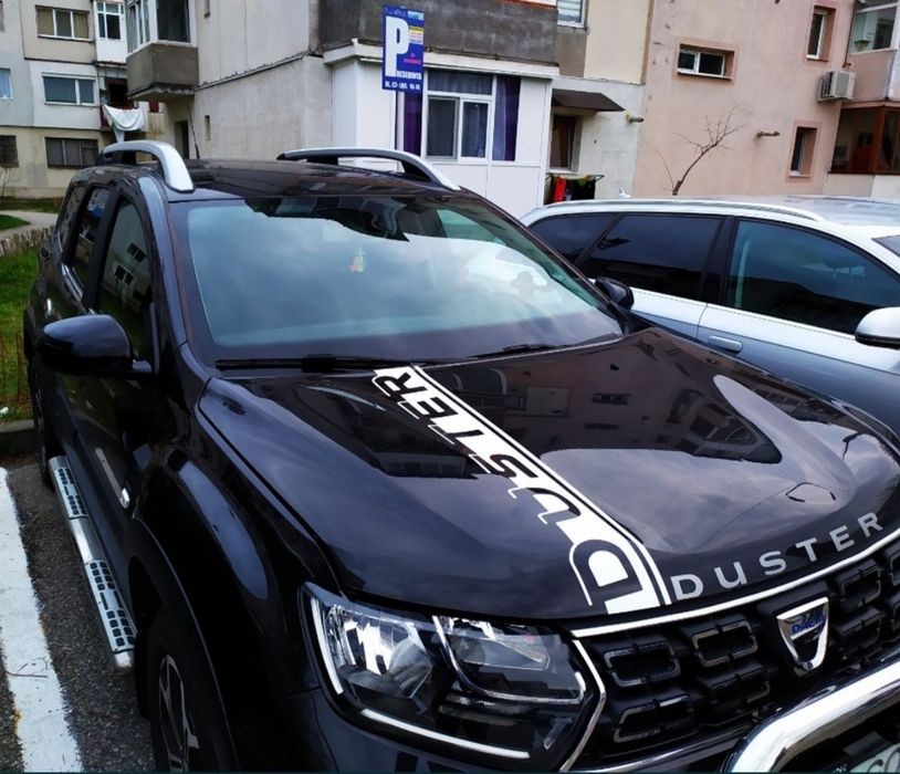 Linii sport capota Dacia Duster