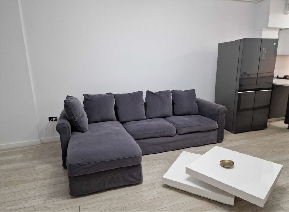 Canapea IKEA extensibila cu 3 locuri