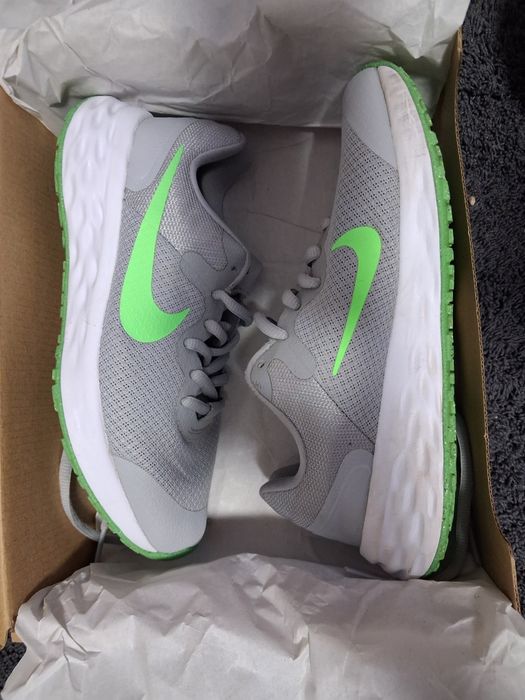 Маратонки Nike Revolution 6