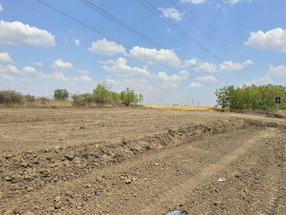 DESCHIDERE MARE 30 / 60 m  -  2 parcele 700 / 740 m2 intravilan