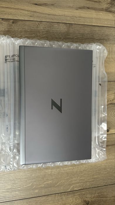 HP ZBook FireFly G7 15.6” 4K / i7-10610u /32GB RAM 1TB SSD Nvidia P520