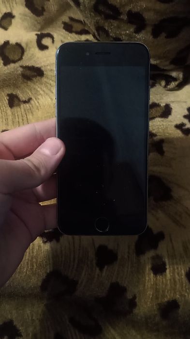 Айфон 6  надо менять экран