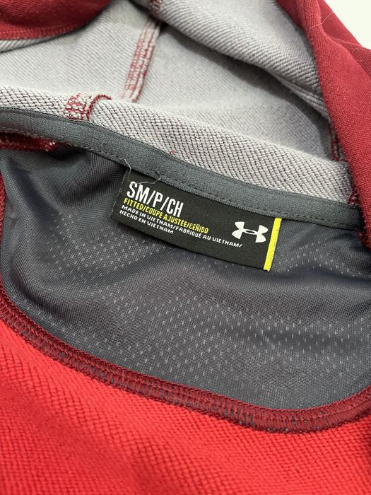 Under Armour оригинален спортен суичър  с качулка, S размер