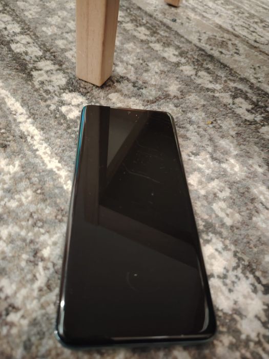 Vând telefon honor 90  în stare buna