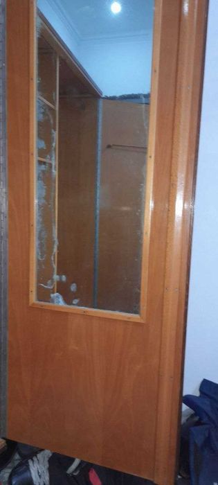 Продам шифоньер деревянный двухдверный румынский