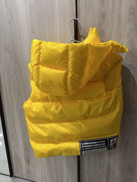 Оригинално Dsquared2 елече