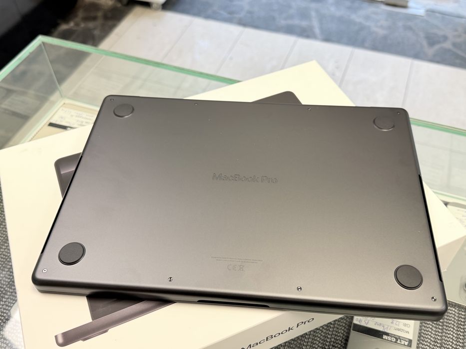 Apple Macbook Pro 14" M5 512GB НОВ!!!