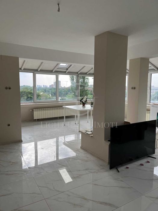 Продава се Тристаен апартамент в Пловдив, Кършияка - 220 кв.м за 2037 €/кв.м - Снимка #2