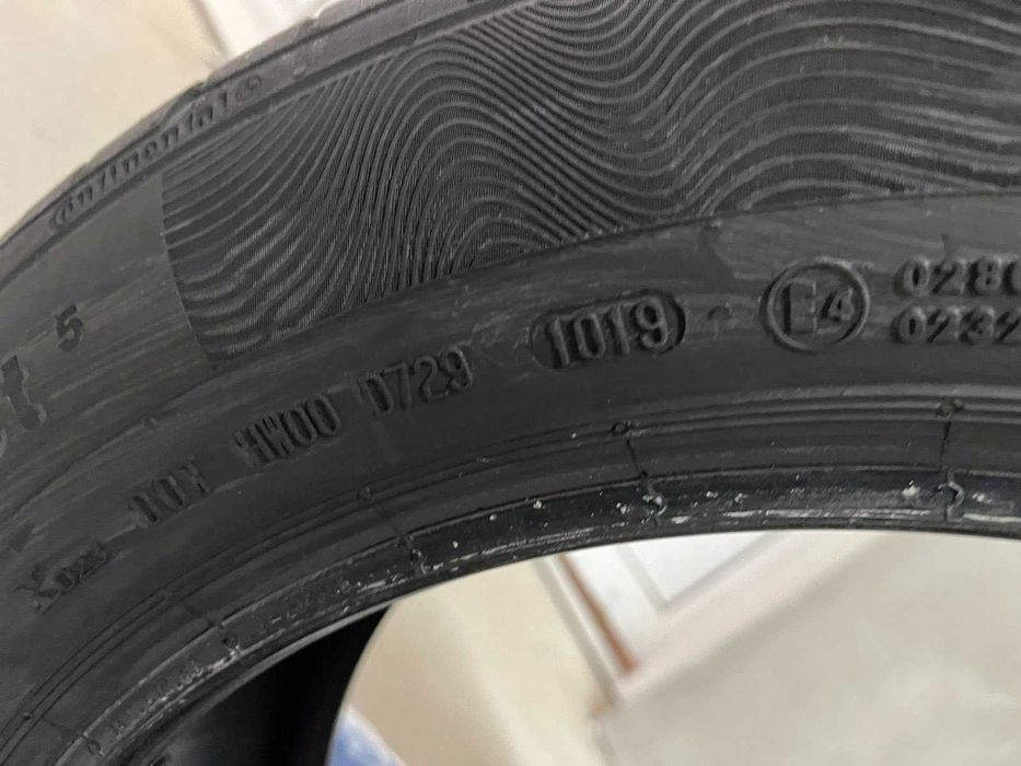 Лятна гума Континентал conti Premium Contact 5 225/55 R17 W