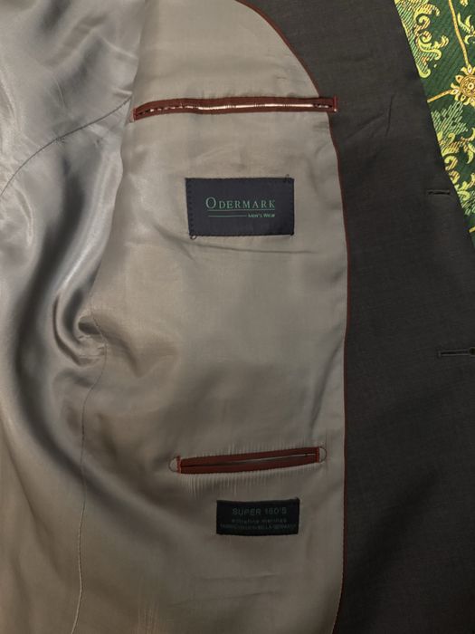 Продам костюм 58 размер