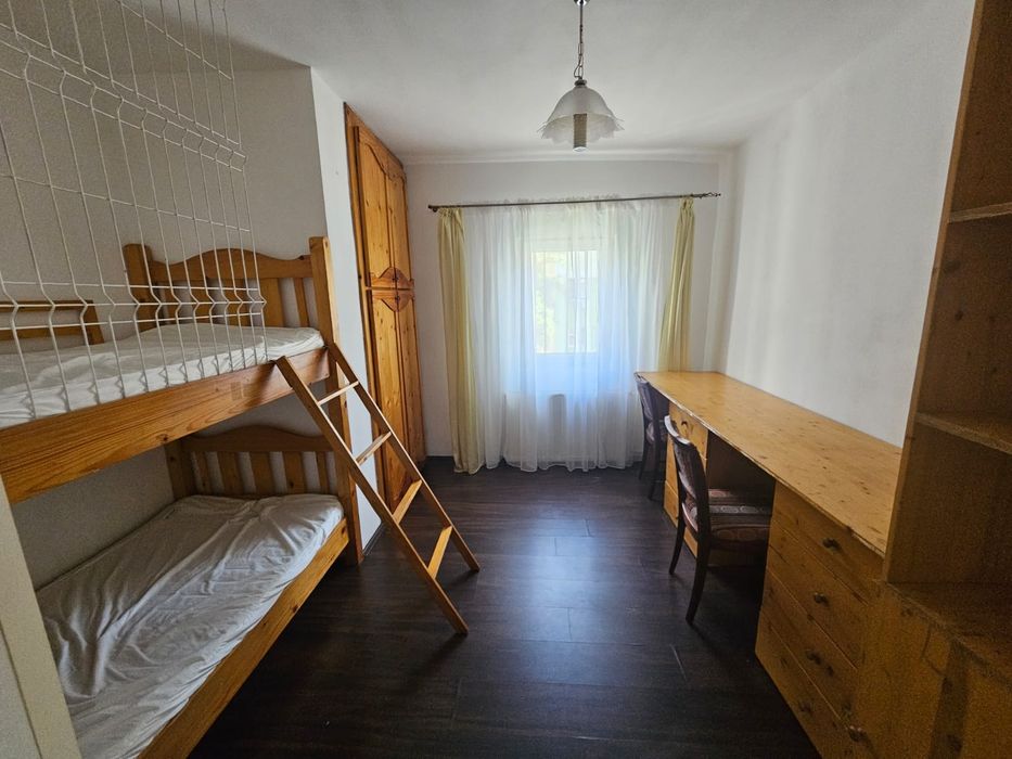 Inchiriez apartament cu 2 camere + living