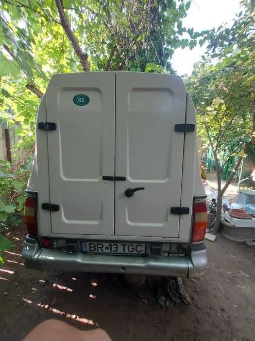 Vind carlinga Dacia papuc 1307 5 locuri 550 lei perfecta stare și multe pese dacia