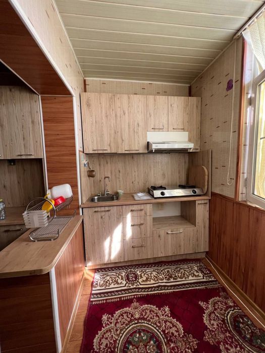 Talaba qizlar uchun sheriklikka kvartira. Faqat qizlar uchun