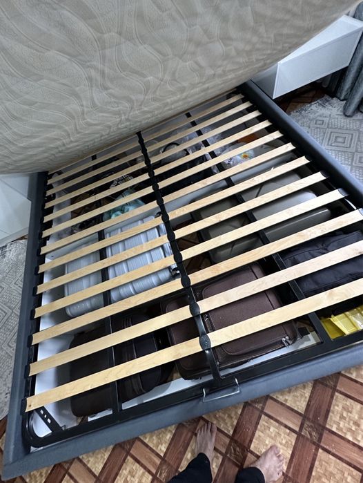 Продаётся спальный комплект