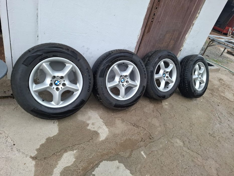 Продам диски с шиной на BMW X5 в полном комплекте