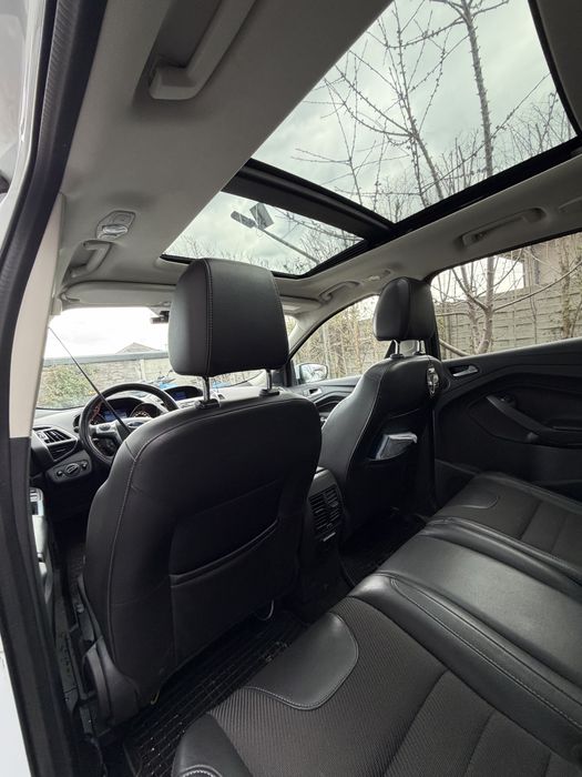 Ford Kuga ST line