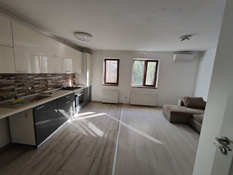 Apartament 3 camere + loc de parcare , Apartament Dobroești Decomandat cu vedere la gradina, Parter din 2+1