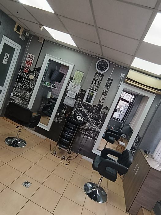 Vand mobilier salon coafor