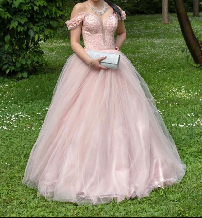 Бална рокля и за официален повод