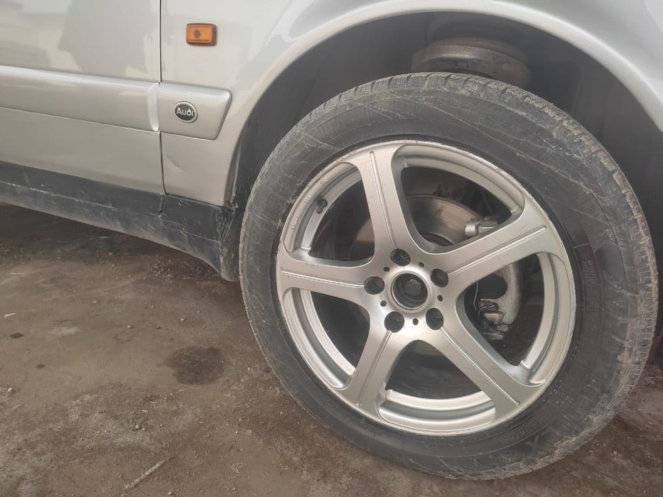 Диск с шиной в месте