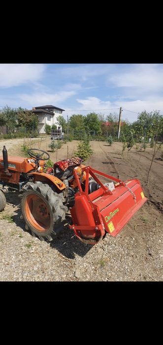Vând Tractor Kubota