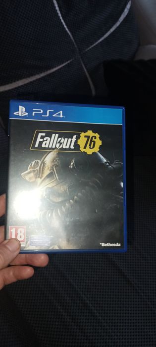 Продавам игра за PS4