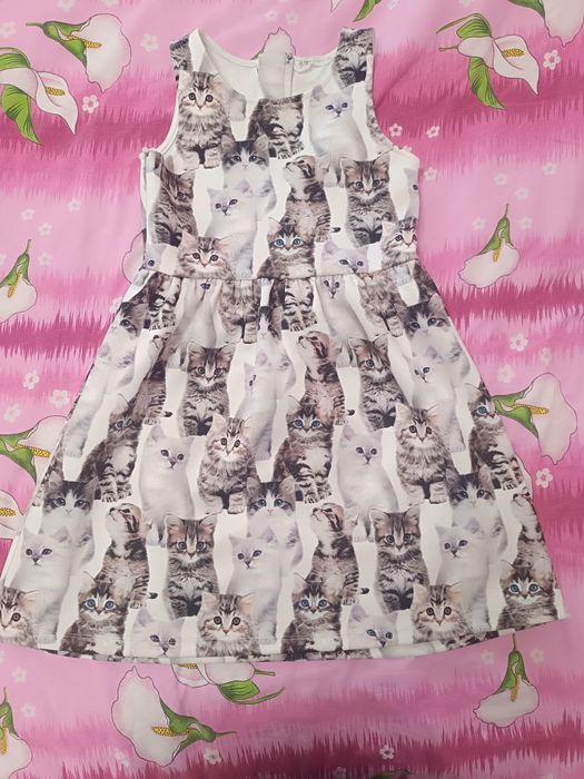 Rochiță cu pisicuțe H&M , mărimea 134 cm