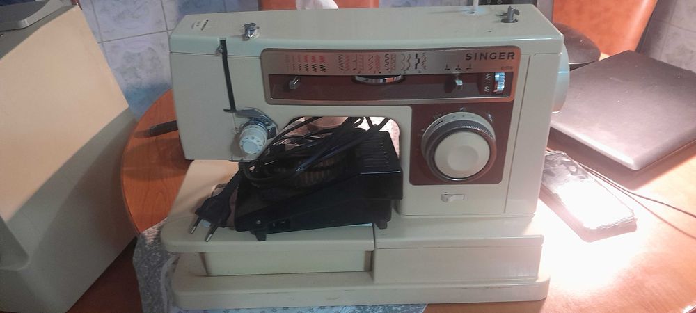 Masina de cusut Singer